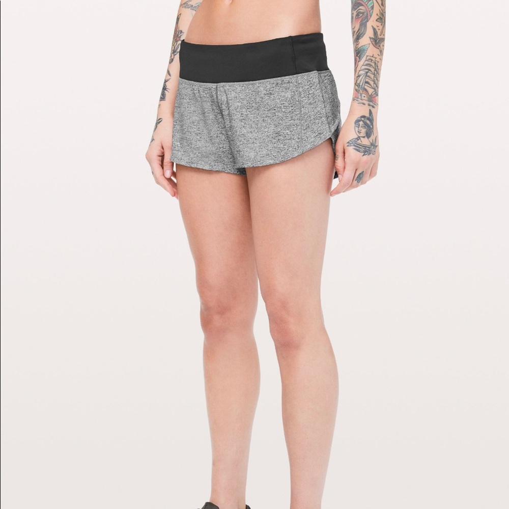 Lululemon Speed Up Low Rise Short 2.5”, Heather Gray, size 8
